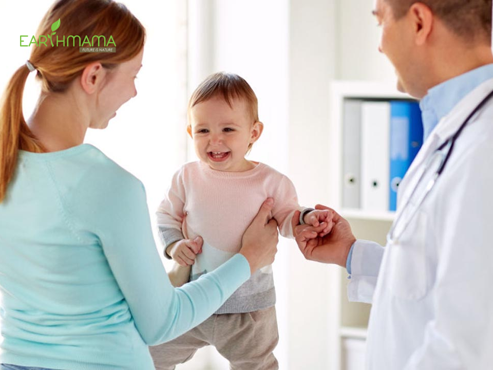 Để ý tình trạng nổi rôm sảy để gặp bác sĩ khi cần thiết