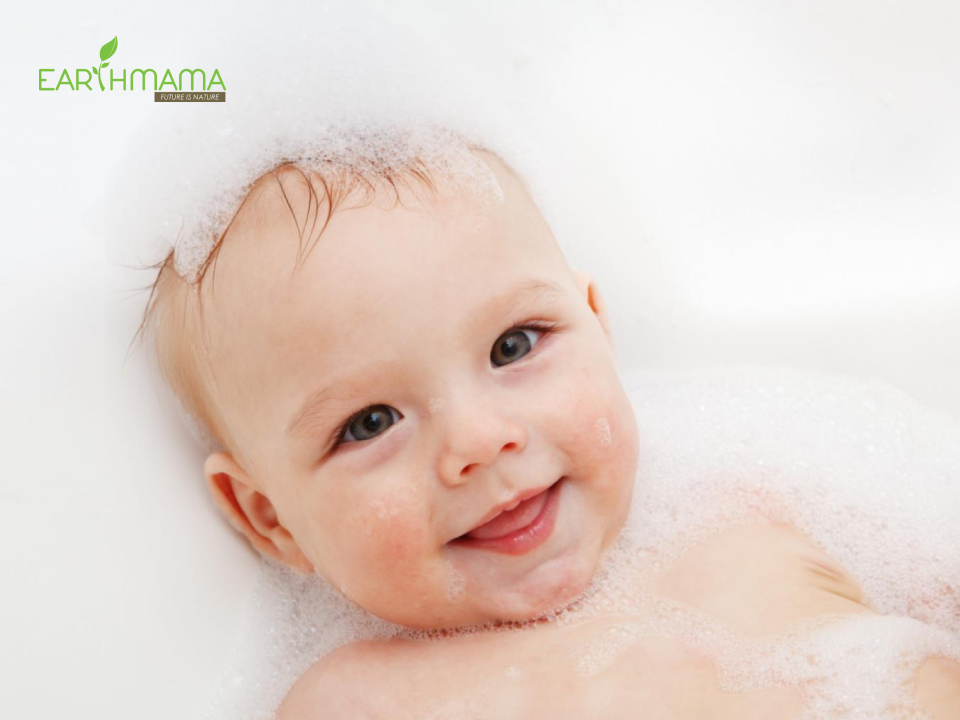 Lựa chọn sữa tắm phù hợp cho bé là vấn đề mà mẹ quan tâm