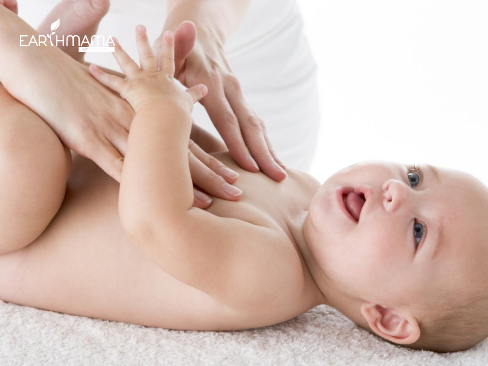 Nên dùng phấn rôm hay kem chống hăm giúp da bé thoáng mát