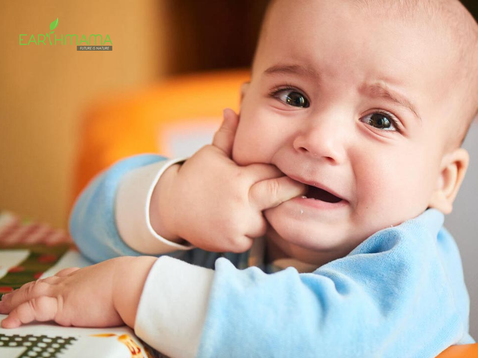Trẻ sốt mọc răng 39 độ khiến ba mẹ lo lắng