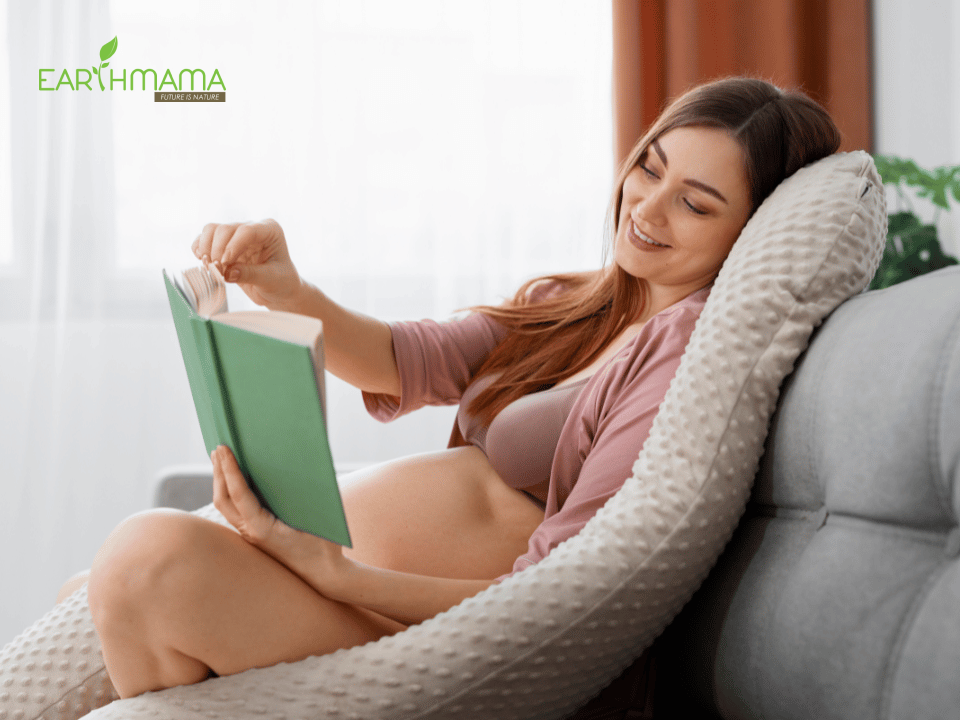 đọc sách khi mang thai là cách nói chuyện với thai nhi