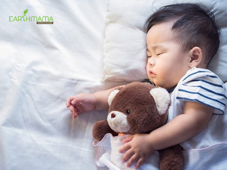 Tập bé ngủ riêng là cột mốc quan trọng giúp con tự lập