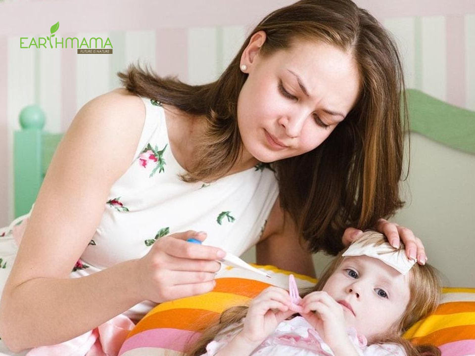 Nỗi lo của cha mẹ không biết trẻ bị sốt nên ăn cháo gì