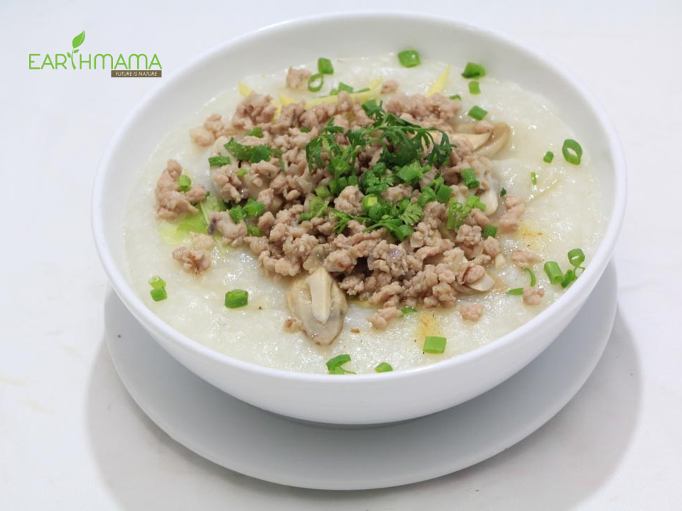 Cháo thịt lợn là gợi ý cho câu hỏi trẻ bị sốt nên ăn cháo gì
