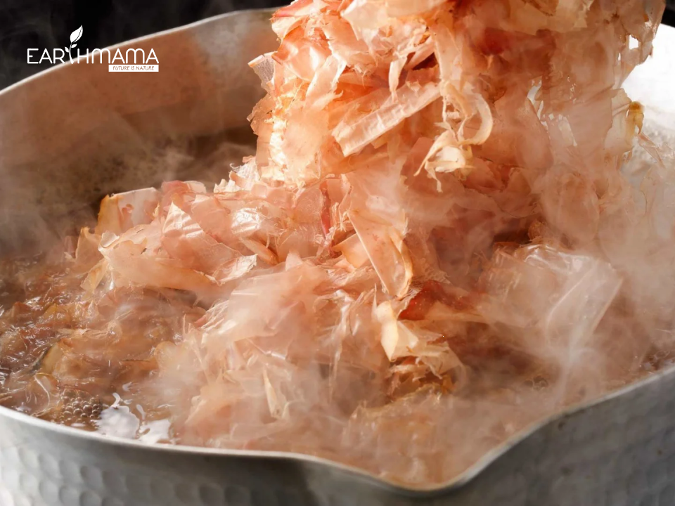 Dashi rong biển cá bào là nước dùng quen thuộc của người Nhật