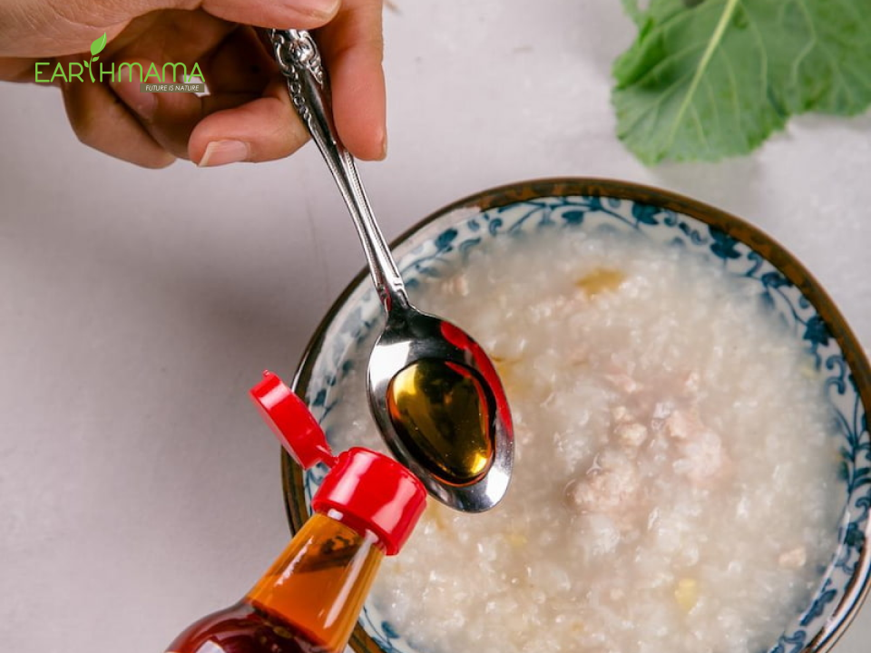 Nước tương tự nhiên có thể dùng để nêm gia vị cho bé