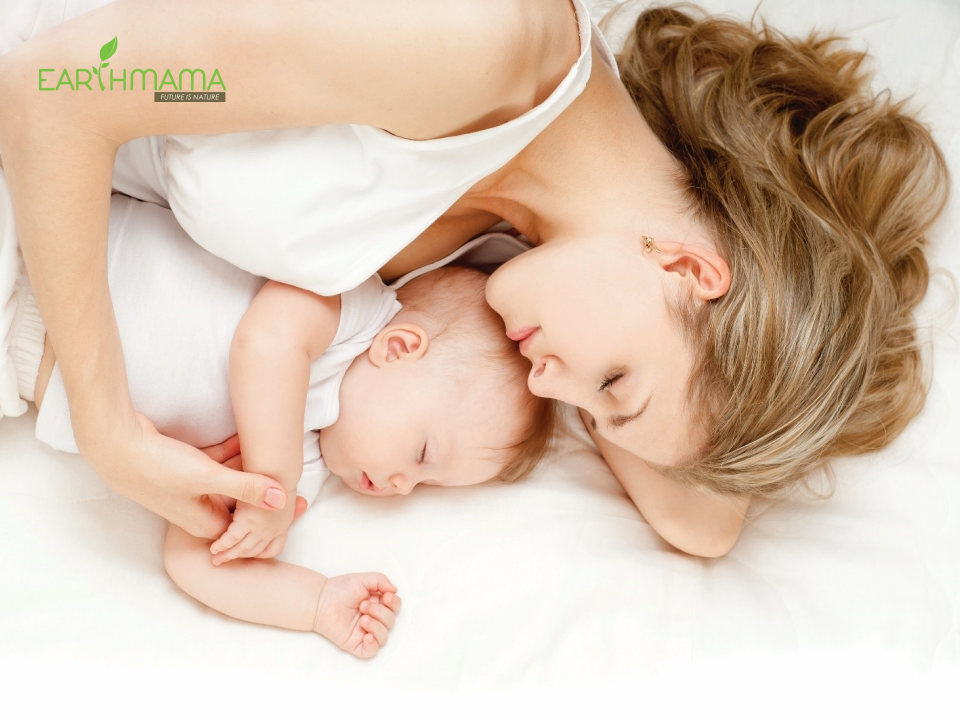 mẹ quan tâm vấn đề dưỡng da sau sinh
