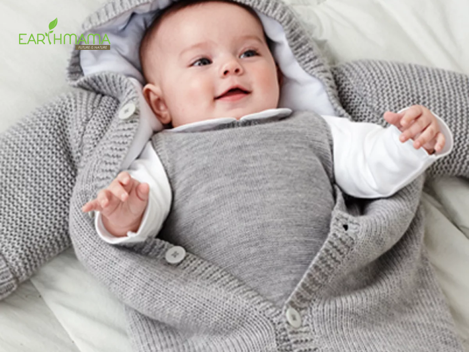 Mẹ chú ý mặc nhiều lớp đồ cho con nhưng không quá bí