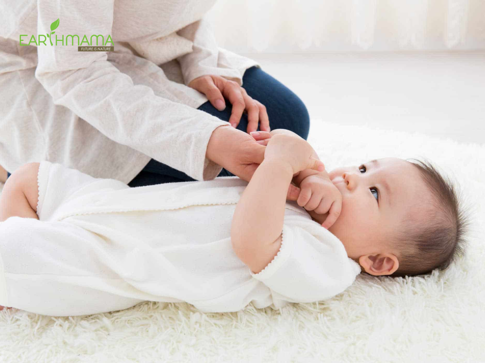Mẹ cũng phải đảm bảo không khí trong nhà có được độ ẩm phù hợp