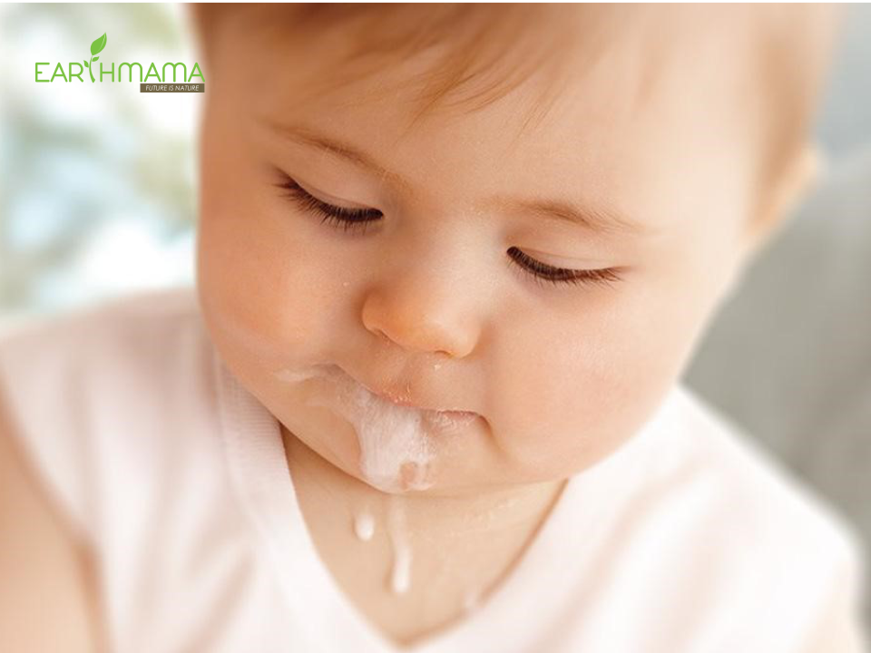 bé bị trào ngược dạ dày nguyên nhân trẻ sơ sinh bị nấc