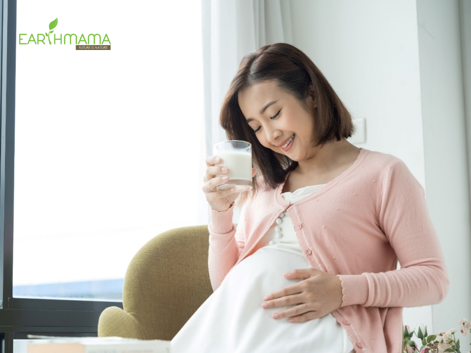 cách thai giáo cho con tốt nhất là tương tác với bé