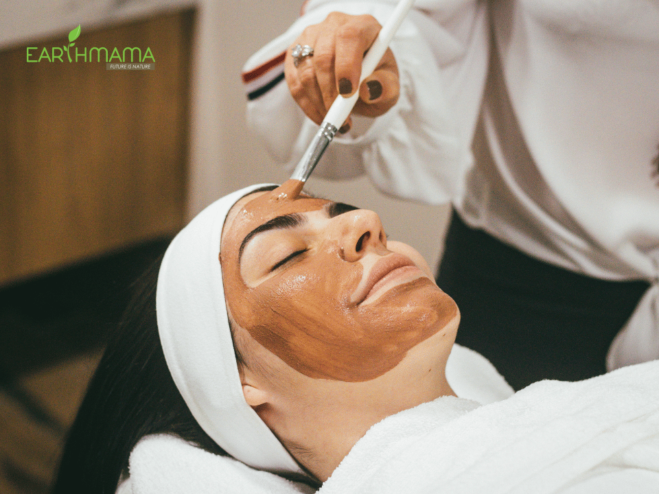 đắp mặt nạ đất sét 2 lần/tuần để thu nhỏ lỗ chân lông