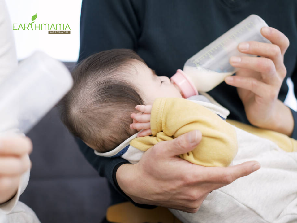 Những điểm lưu ý về lượng sữa cho bé khi cho trẻ bú