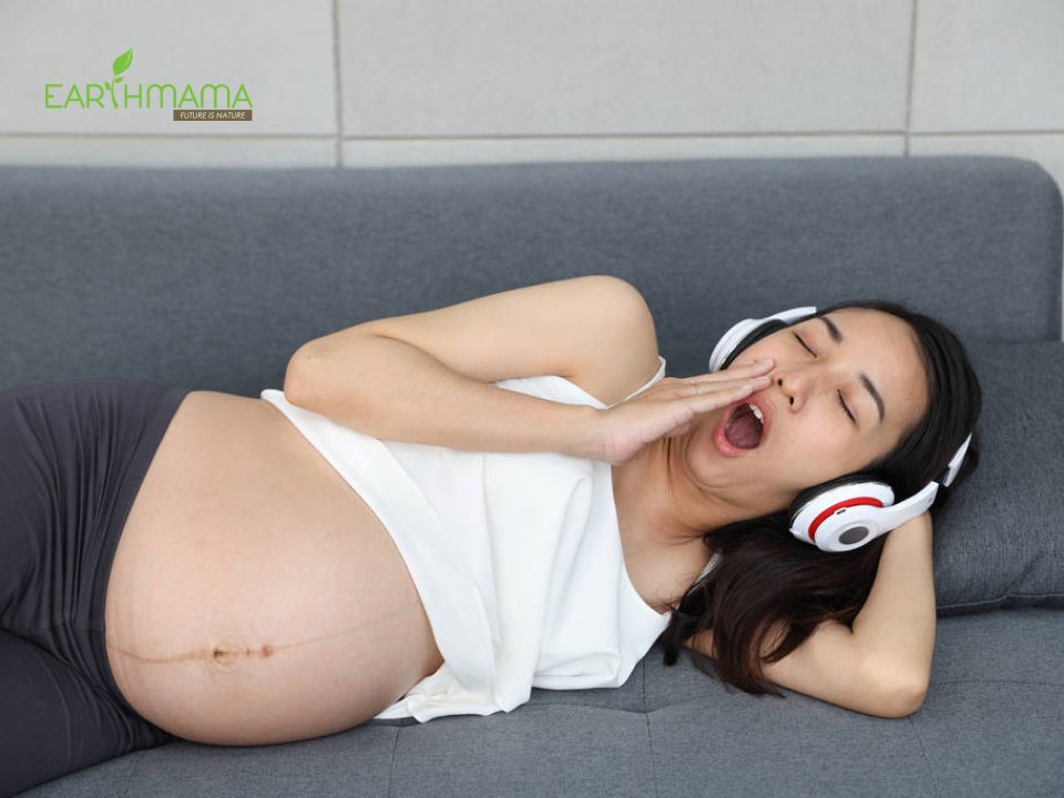 Dấu hiệu mang thai con gái cũng dựa vào tư thế nằm ngủ