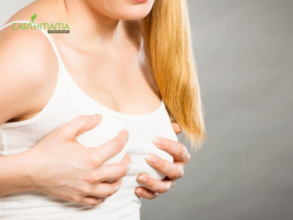 Nứt cổ gà gây đau cho mẹ khi con bú