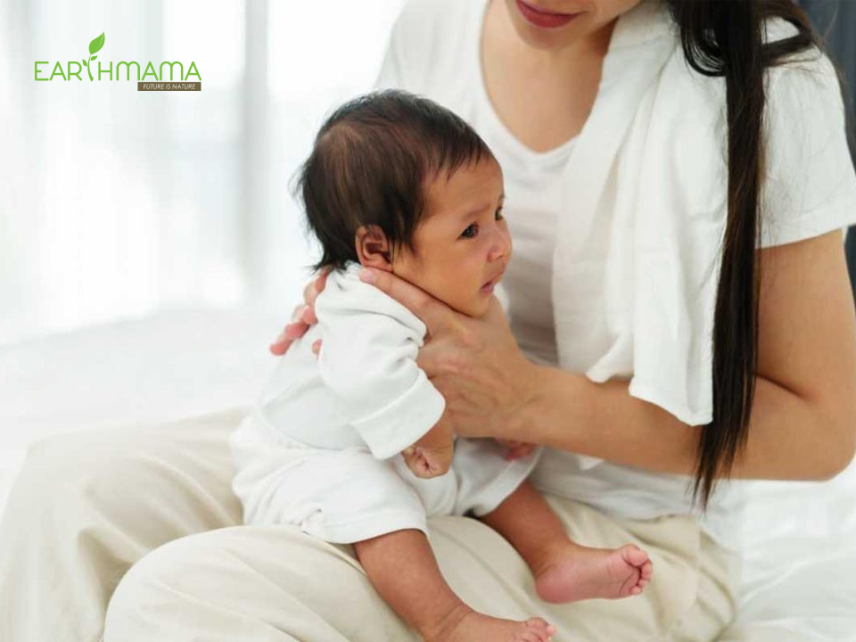 Cách vỗ ợ hơi cho trẻ sơ sinh nhẹ nhàng để đảm bảo an toàn cho bé