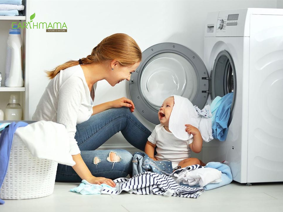 Mẹ sau sinh có thể giặt quần áo ngay