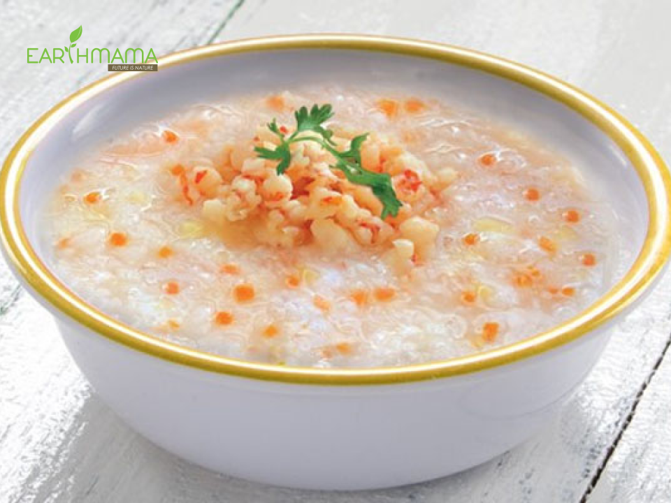 Cháo ăn dặm cho bé 8 tháng từ tôm và cà rốt