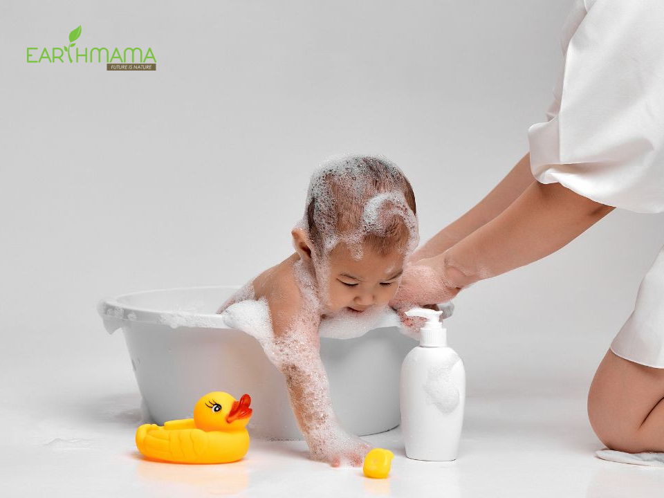 Một số lưu ý các mẹ cần biết khi sử dụng sữa tắm cho bé viêm da cơ địa